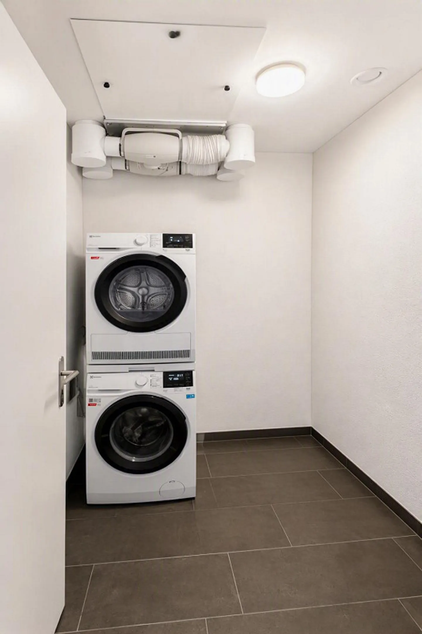 Vivere dove design moderno, comfort e natura si incontrano - Foto 3 di 9