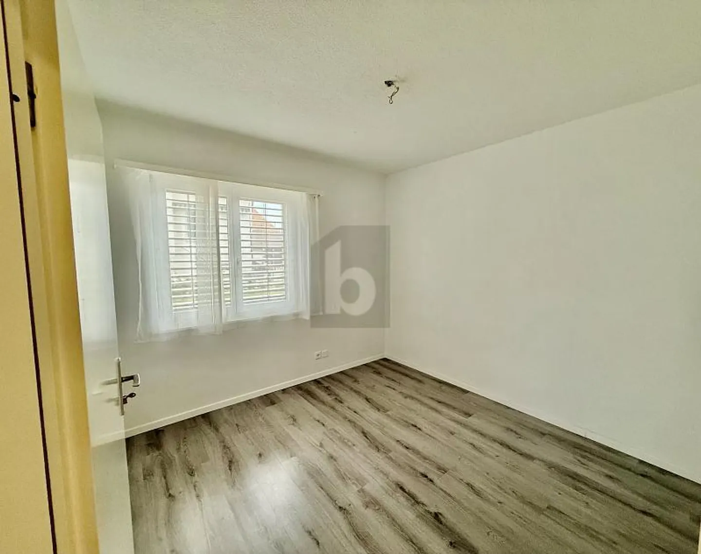 Appartement lumineux avec jardin - Photo 4 sur 6