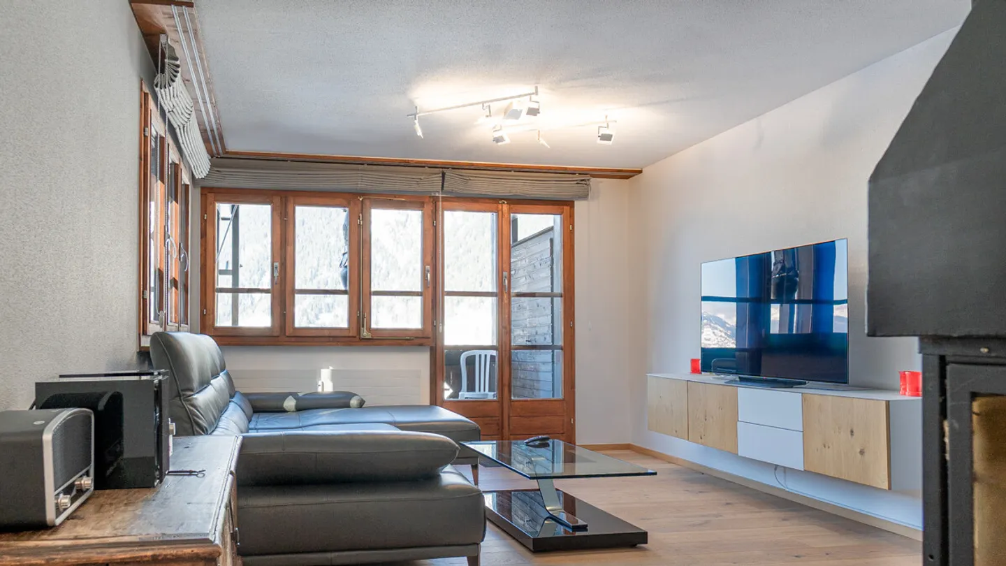 Appartement confortable de 3,5 pièces avec une vue magnifique sur les montagnes valaisannes - Photo 3 sur 9