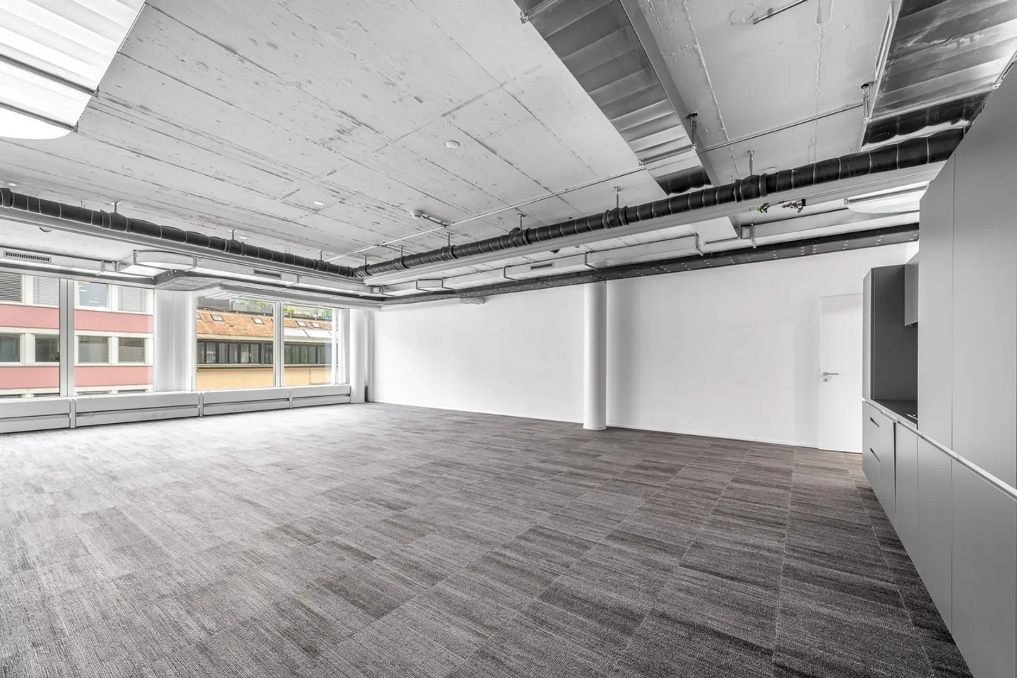 Bureau rénové directement à la gare de Baden - Photo 1 sur 11