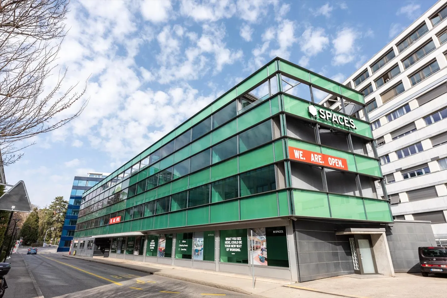 Un ufficio di coworking aperto dal design straordinario per 10 persone in Spaces Nations - Foto 3 di 15