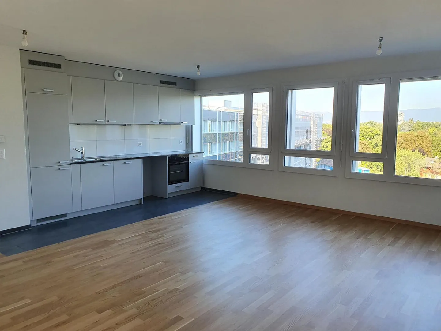 Superb new apartment, 8th and top floor - Photo 3 of 7