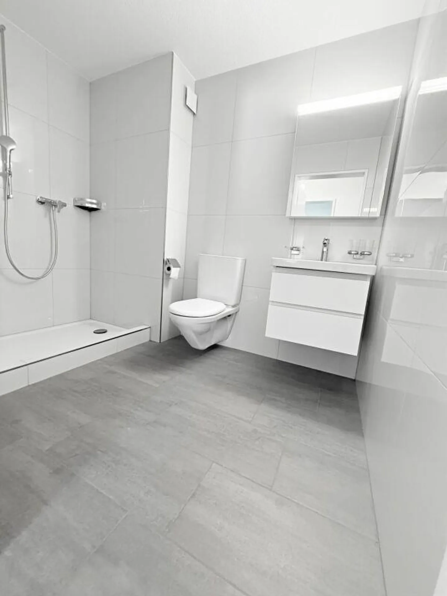 Helle 4.5-Zimmer-Wohnung mit Balkon in Walliswil b. Wangen - Photo 6 of 12
