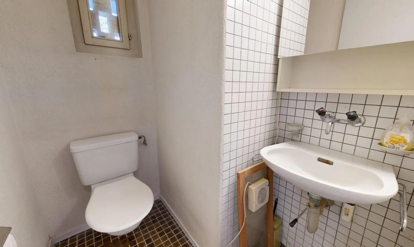 Terraced house by Lake Biel with shared lakeside area - Photo 10 of 13