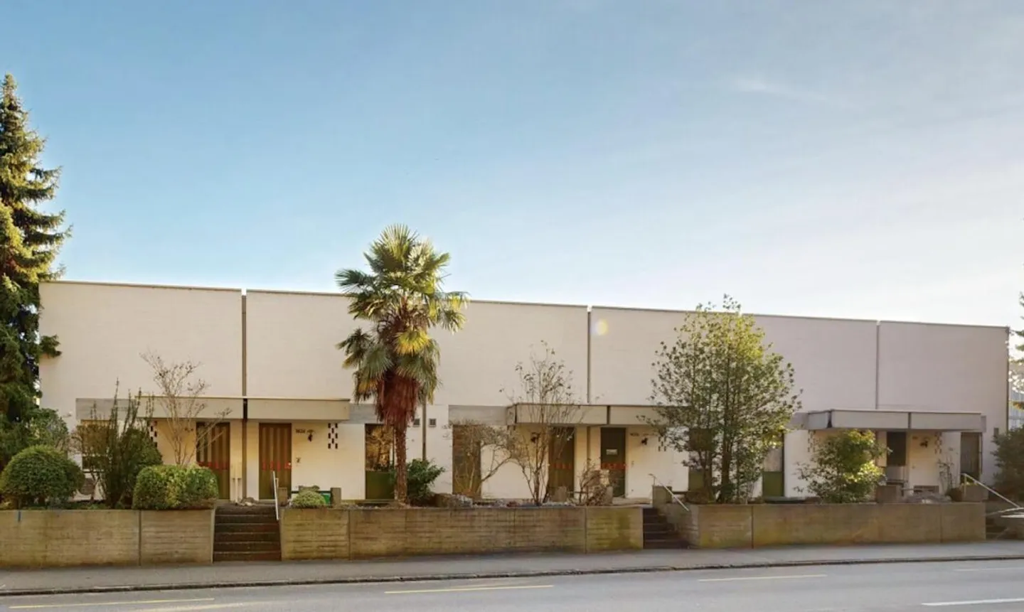 Terraced house by Lake Biel with shared lakeside area - Photo 12 of 13