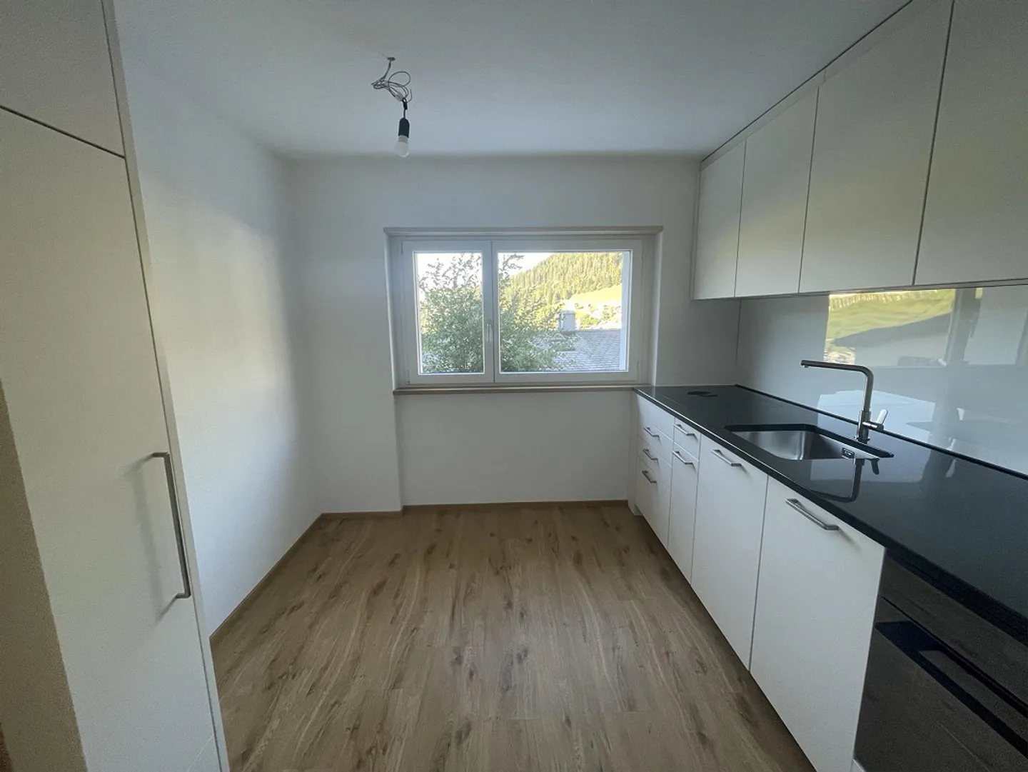 Attractive 2½-room apartment / long-term holiday apartment with garden seating area - Photo 2 of 7