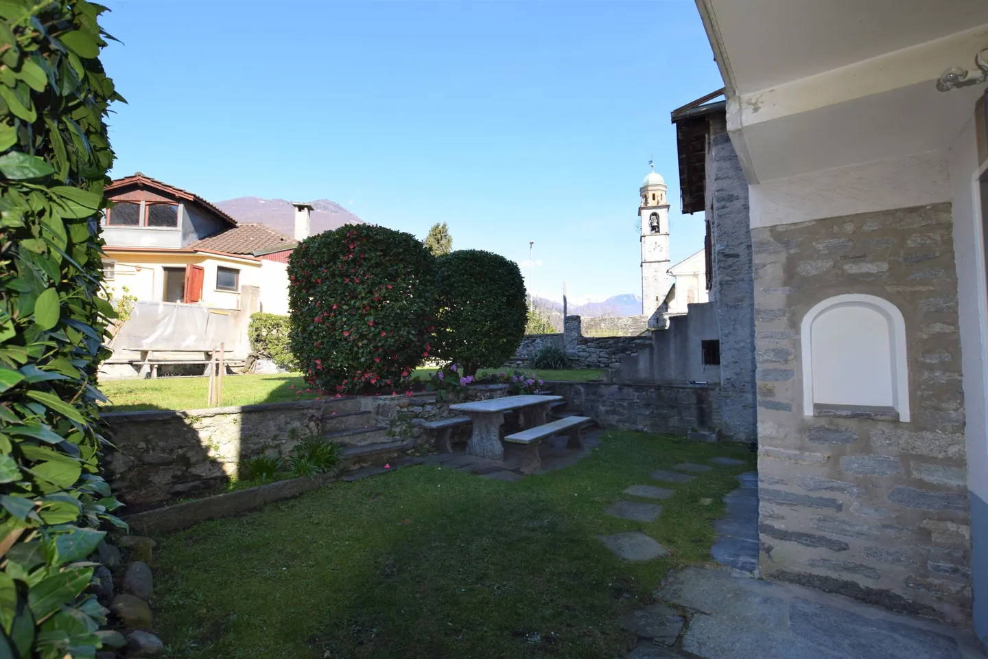 Bel appartement de 2,5 pièces entièrement rénové - Photo 4 sur 5