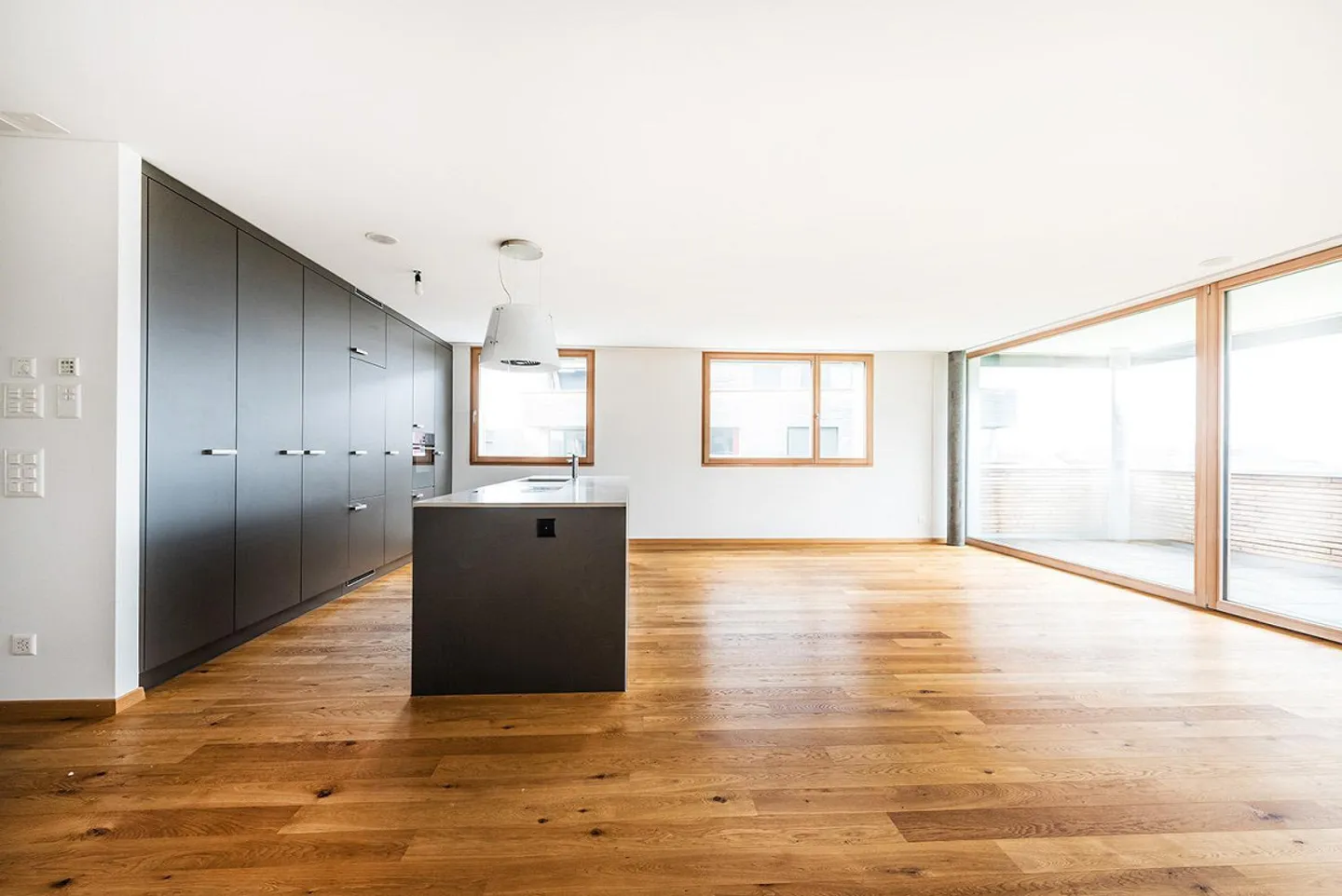 High-quality 4.5-room apartment with terrace in sunny location - Photo 3 of 10