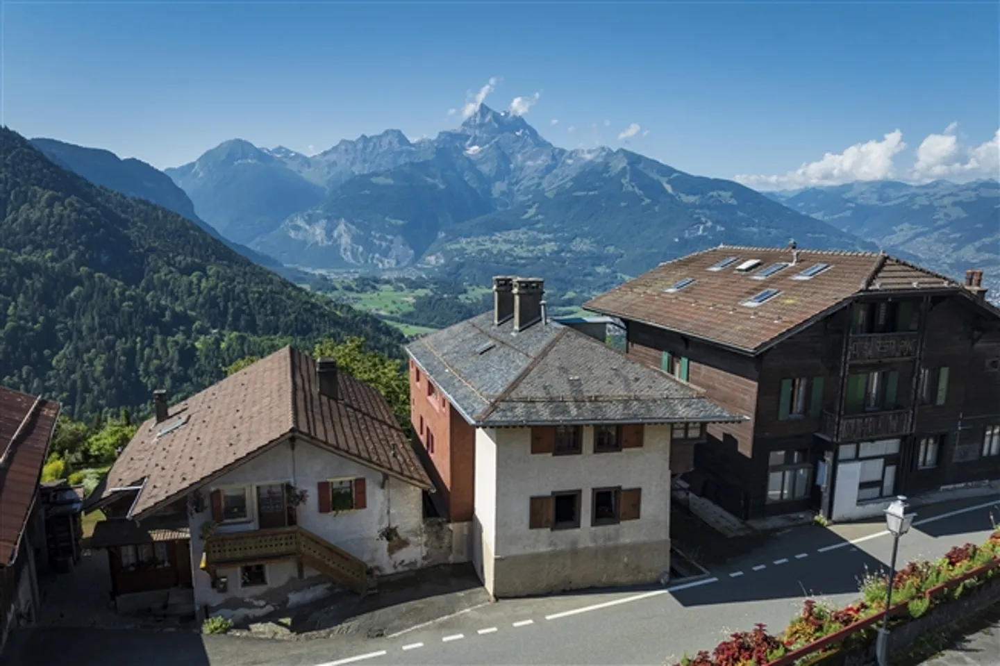 Dorfhaus mit 2 Wohnungen auf einem dominanten Grundstück in Les Posses-sur-Bex - Foto 7 von 7