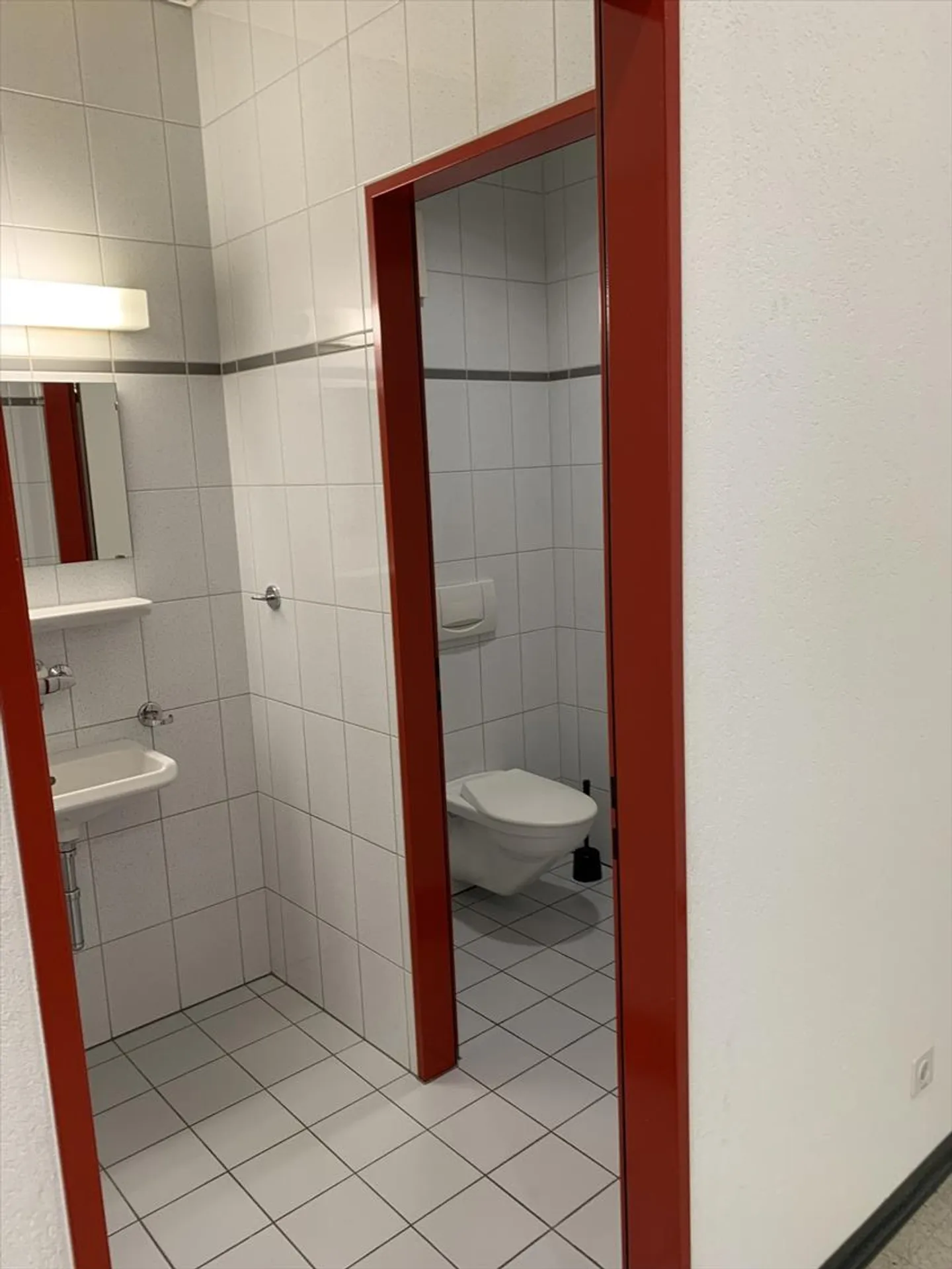 Close to the CFF train station in Montreux, offices on the 2nd floor... - Photo 5 of 10