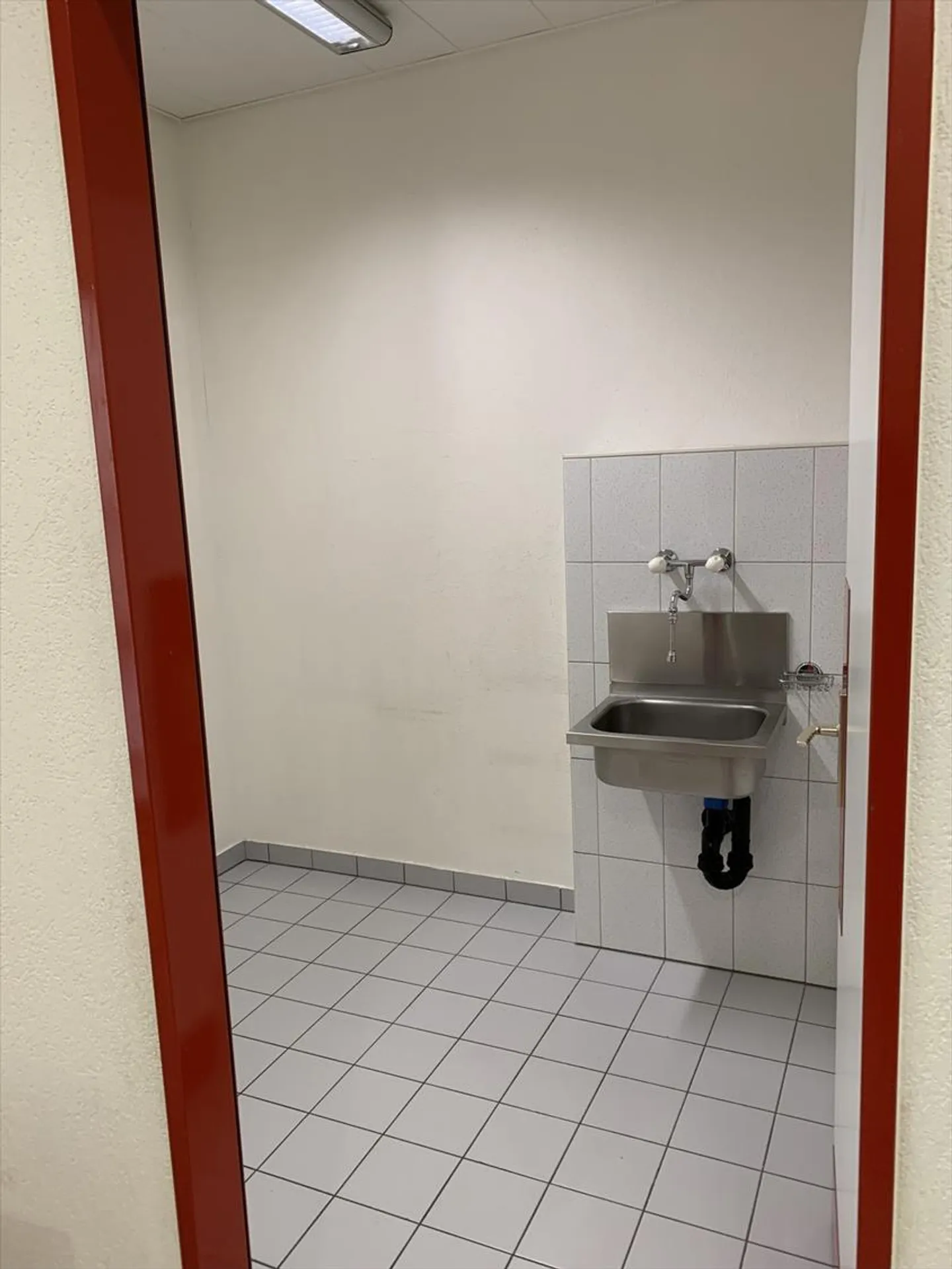 Close to the CFF train station in Montreux, offices on the 2nd floor... - Photo 6 of 10
