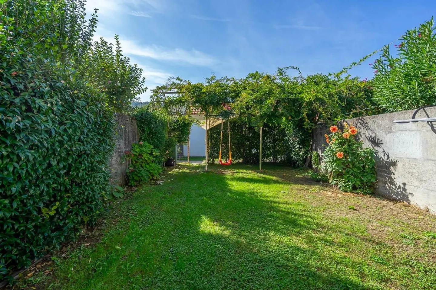 Eckreihenhaus mit 5 Zimmern und Pool in Ponte Capriasca - Foto 12 von 13