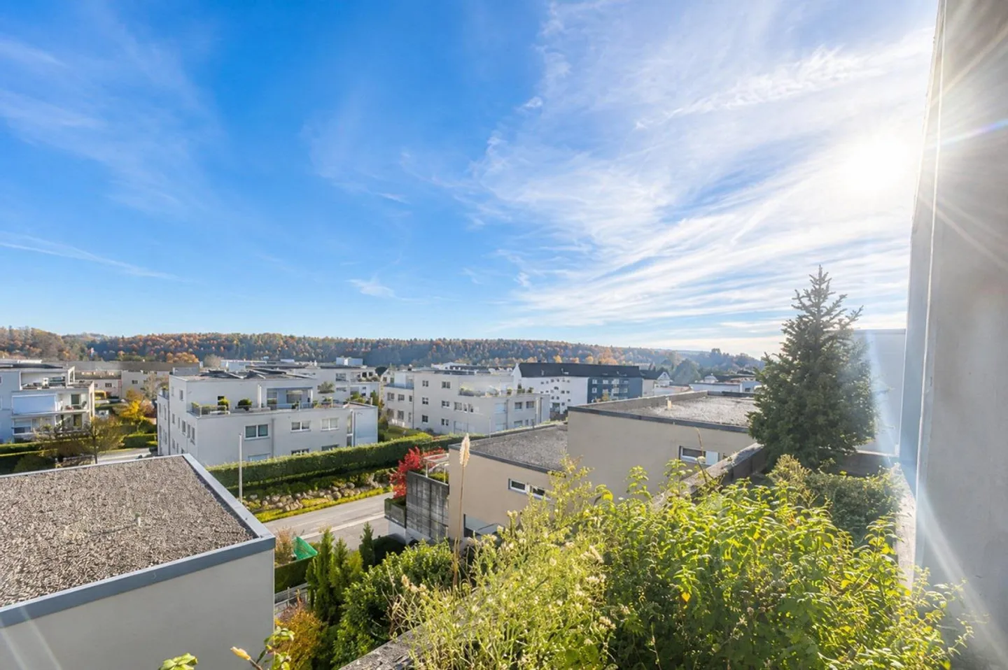 3.5-Zimmer-Terrassenwohnung mit 88 m² Terrasse & Weitsicht - Foto 4 von 9