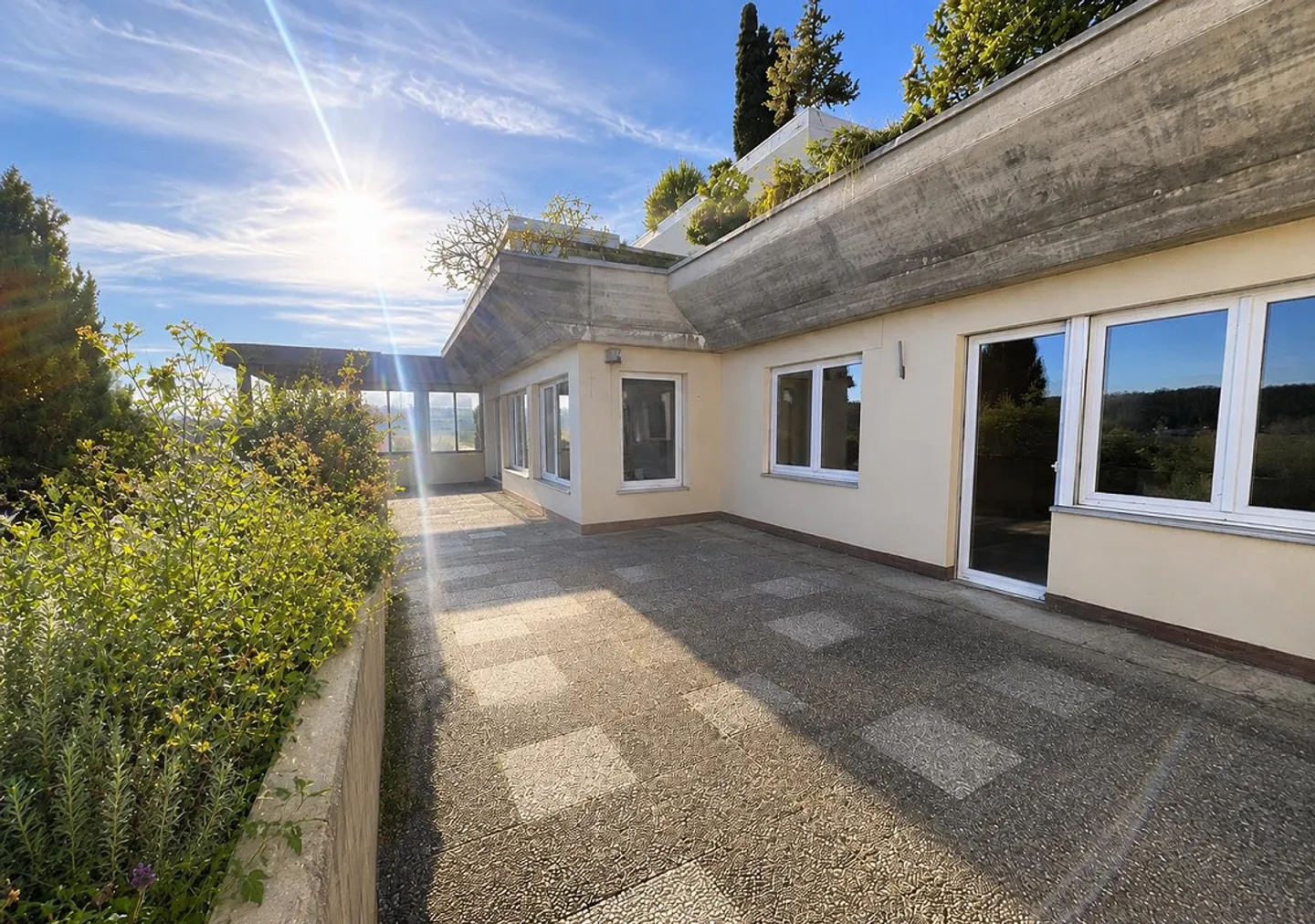 3.5-Zimmer-Terrassenwohnung mit 88 m² Terrasse & Weitsicht - Foto 1 von 9