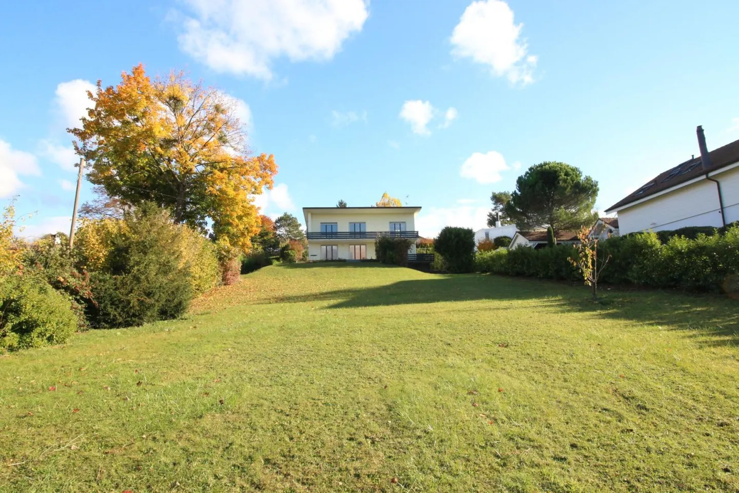 Charming Detached House in Anières - Photo 2 of 16