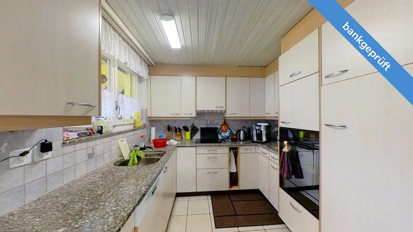 AgentSelly - Residential Gem with Winter Garden and Fireplace - Photo 5 of 13