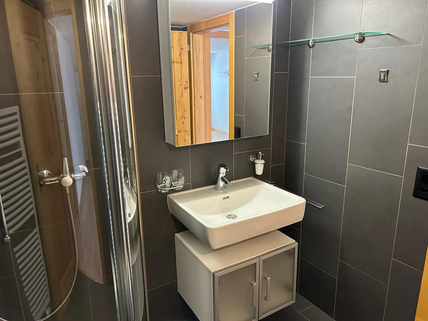 Appartamento spazioso e accogliente di 2,5 stanze - Foto 9 di 12