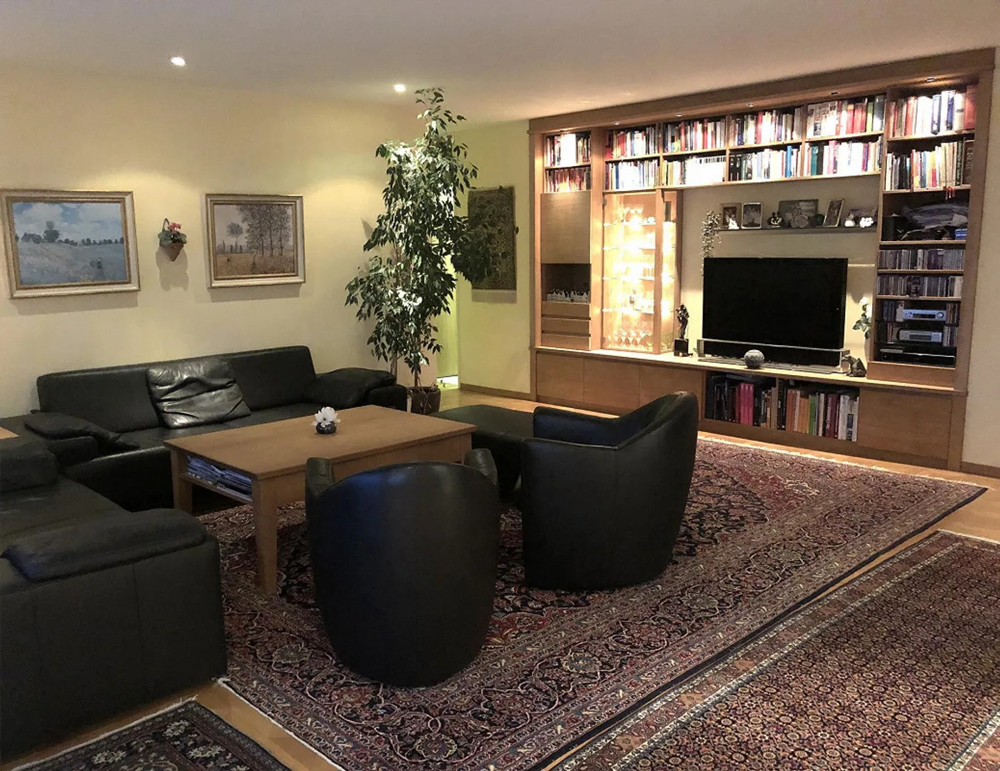 Stilvolles Terrassenhaus mit Ausblick - Foto 3 von 11