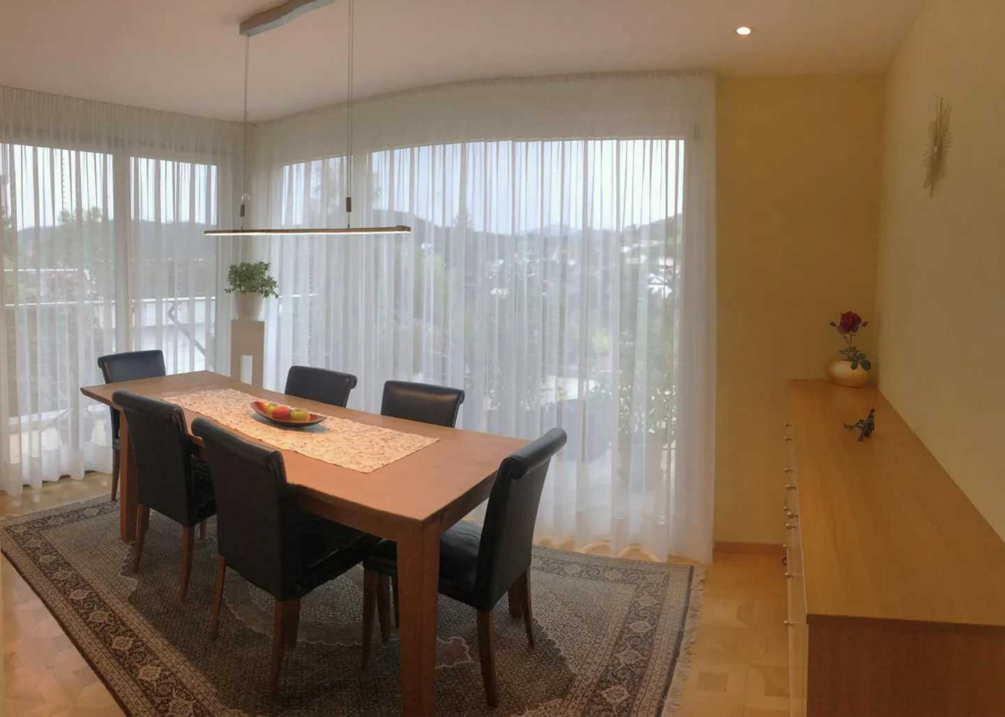 Stilvolles Terrassenhaus mit Ausblick - Foto 4 von 11