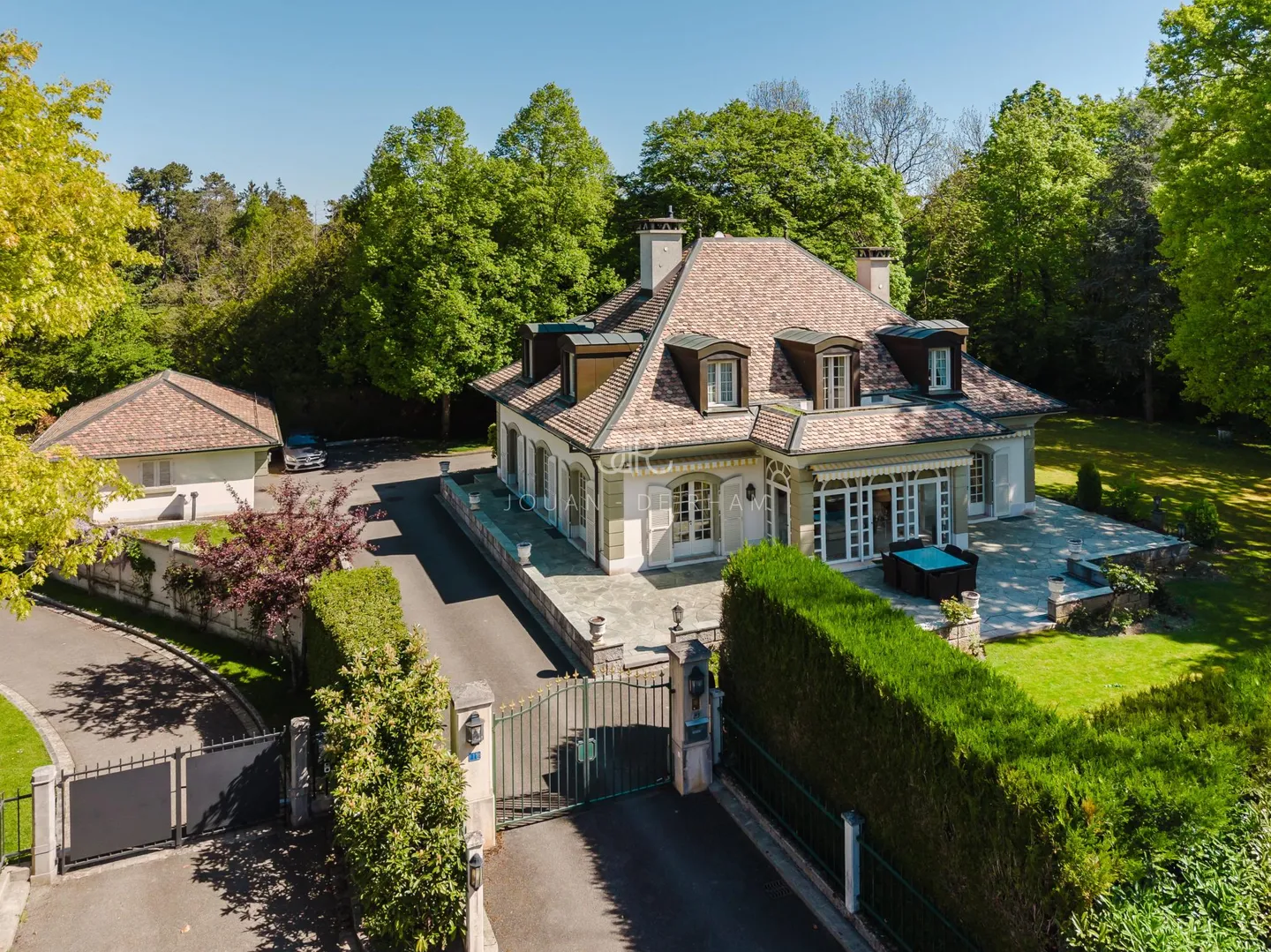 Chêne-Bougeries | Superb property in the heart of Conches - Photo 1 of 11