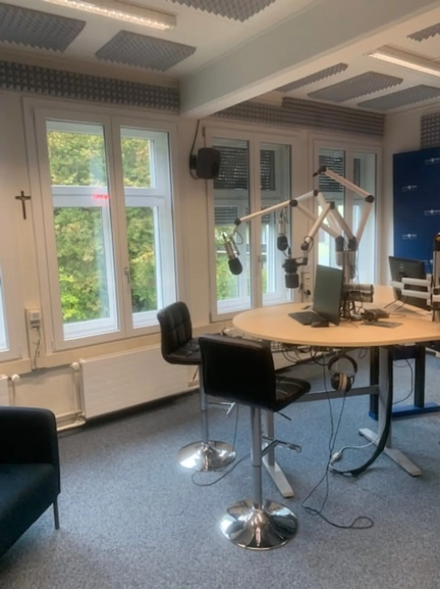 Versatile office building for rent in Soodring Adliswil - Photo 1 of 11