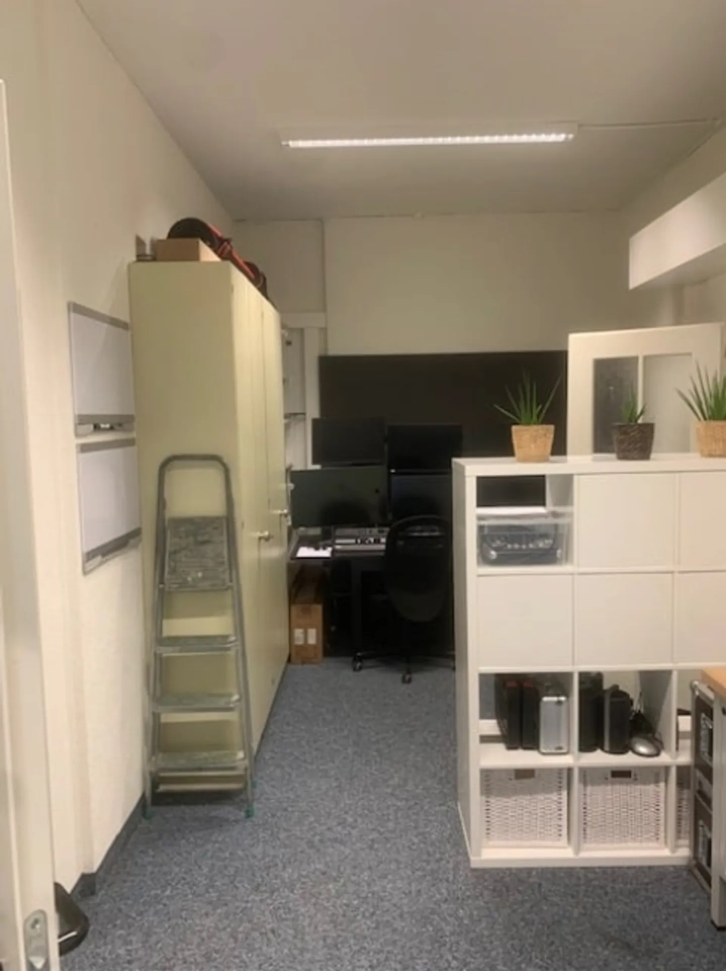 Versatile office building for rent in Soodring Adliswil - Photo 9 of 11