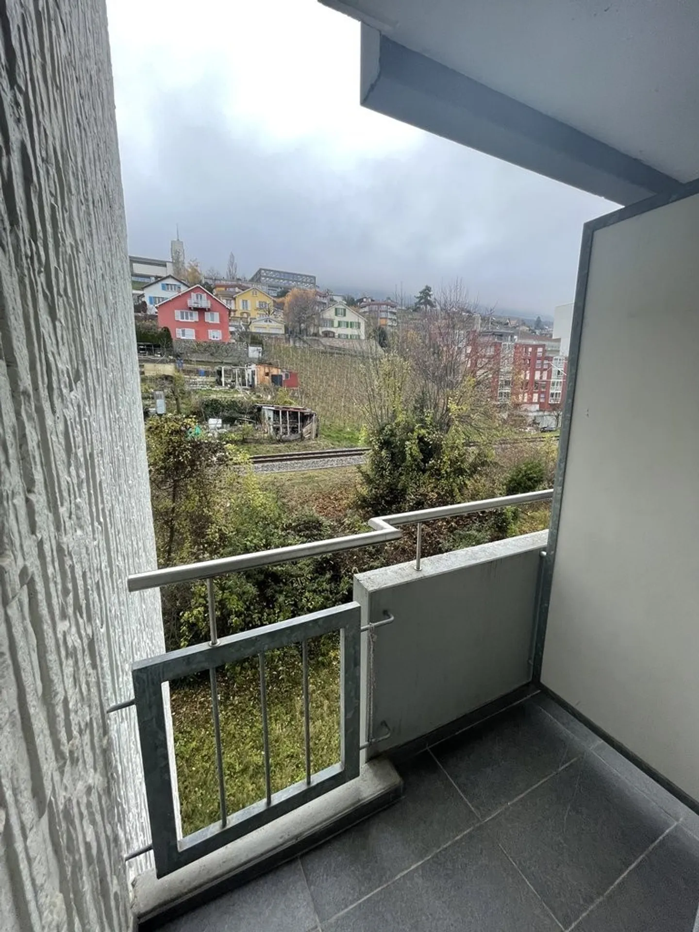 1ST NET RENT OFFERED - Nice 3-room apartment with lake view - Photo 7 of 9