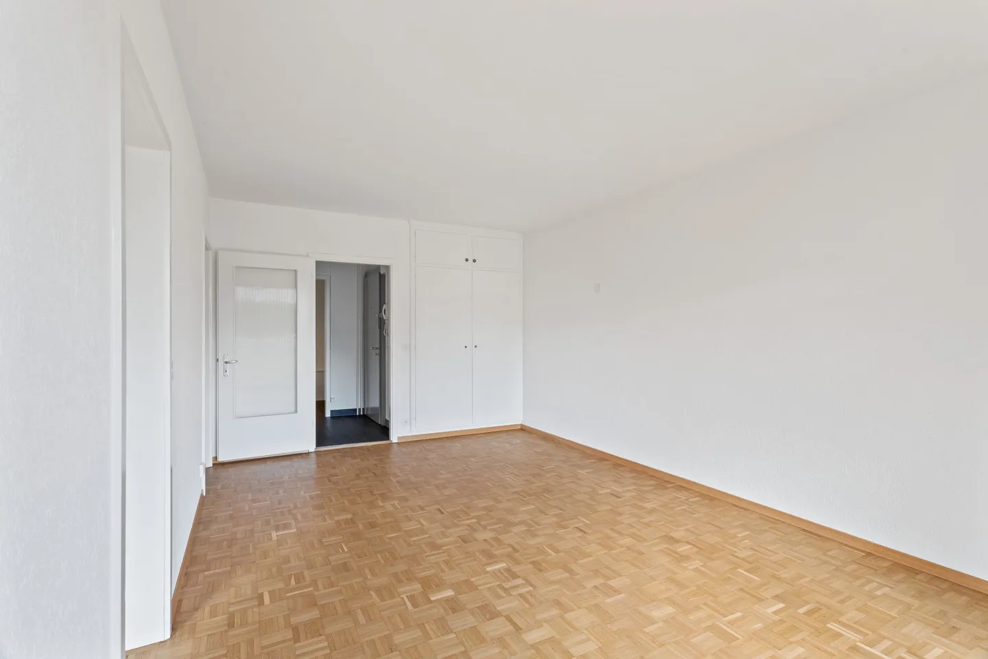 Appartement spacieux rénové - Photo 2 sur 5