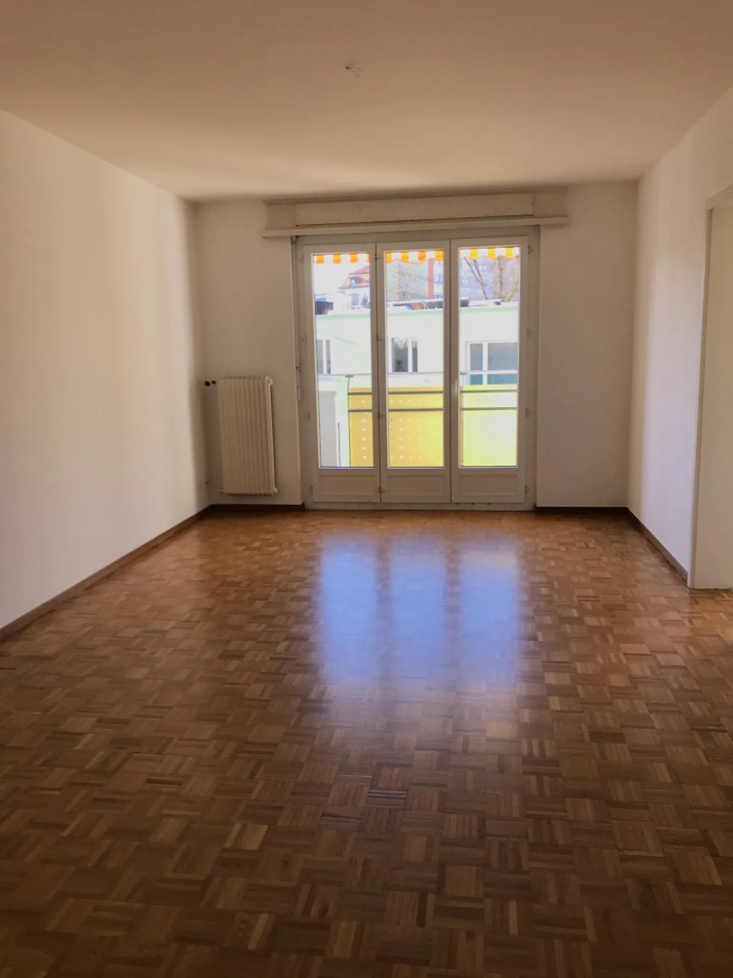 Appartement spacieux rénové - Photo 5 sur 5