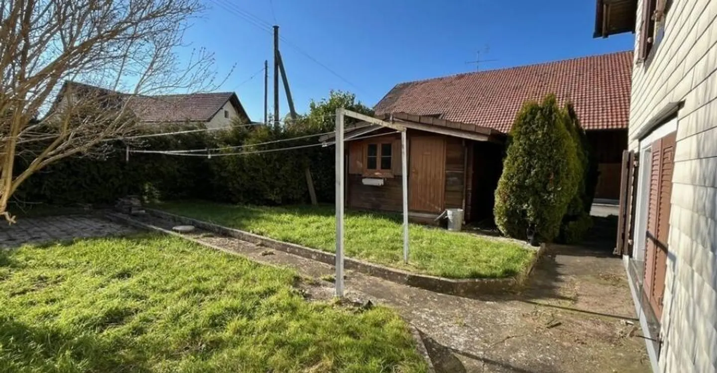 For sale charming small house of 5.5 rooms to renovate in Bonfol - Photo 2 of 13