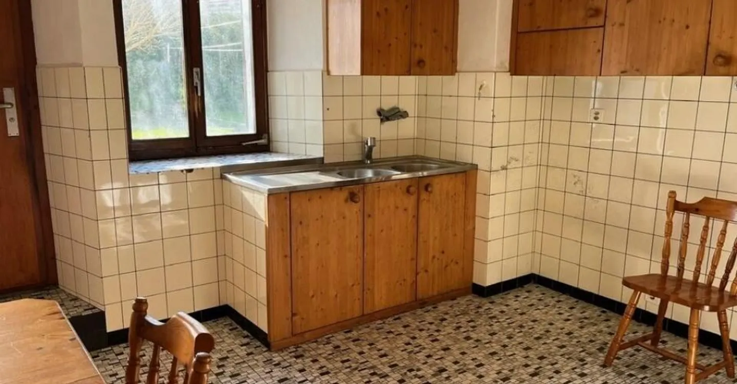 For sale charming small house of 5.5 rooms to renovate in Bonfol - Photo 3 of 13