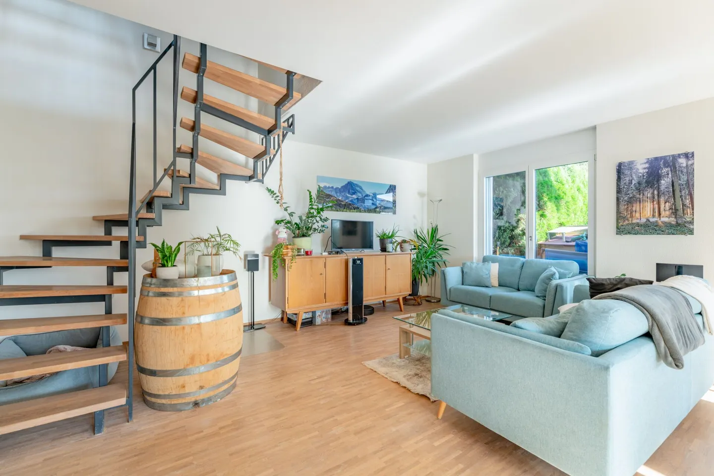 Real estate gem in Seengen with two 5.5-room house parts in the green with lake view - Photo 11 of 15