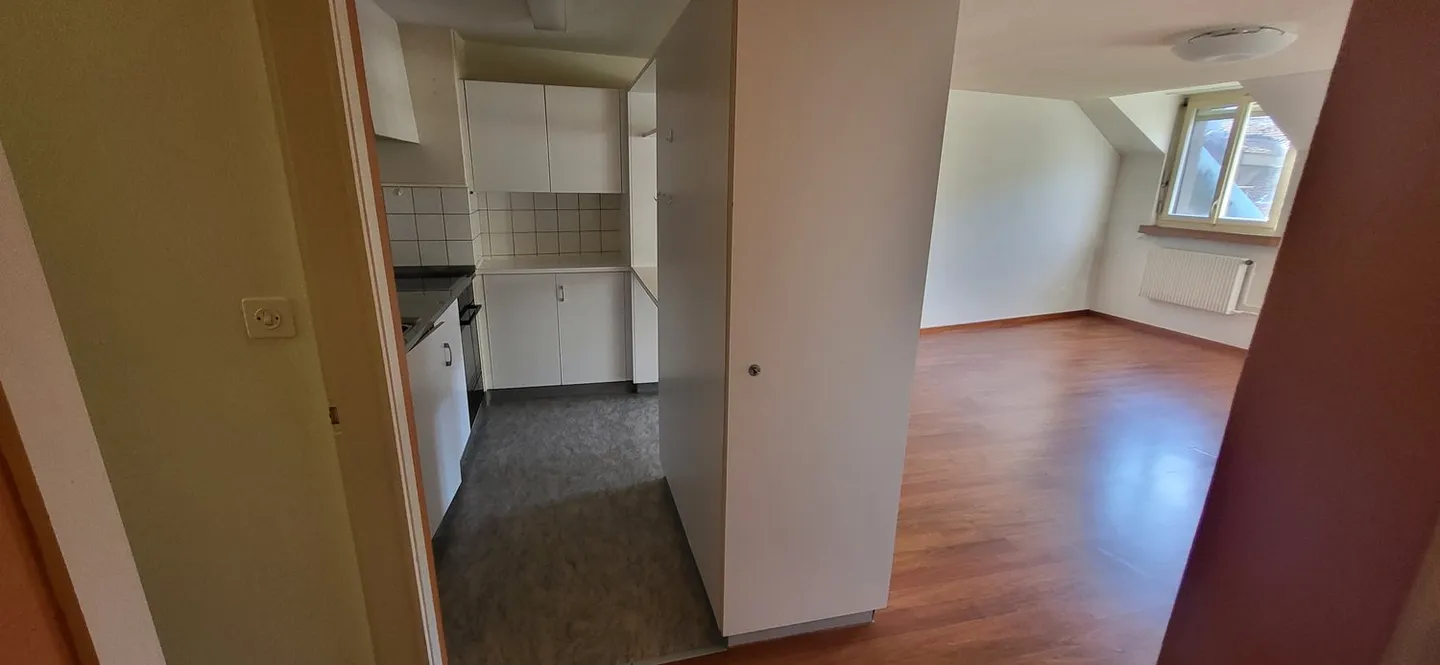 Appartement 1 pièce, 4ème étage, dans le style rétro au cœur de la vieille ville de Bienne - Photo 4 sur 15