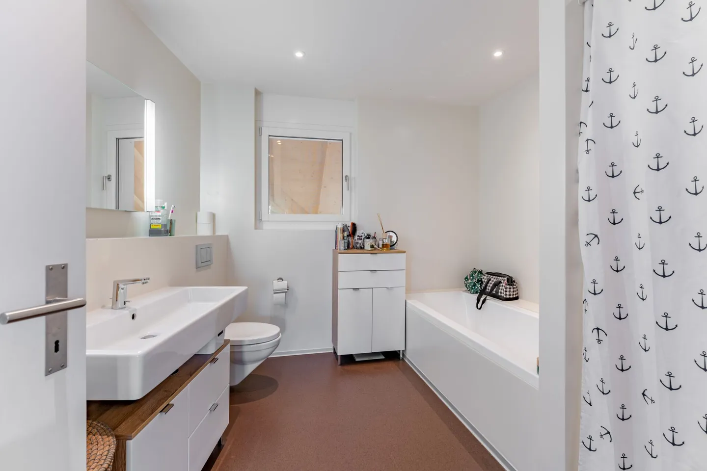 Real estate gem in Seengen with two 5.5-room house parts in the green with lake view - Photo 14 of 15