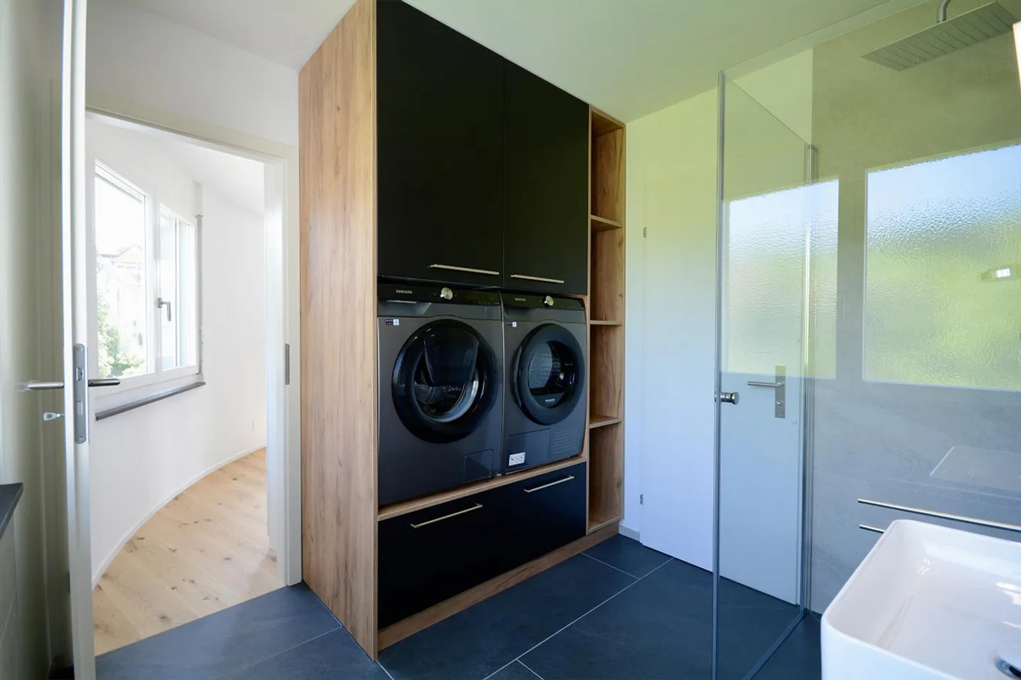 New Penthouse Apartment - Photo 9 of 12