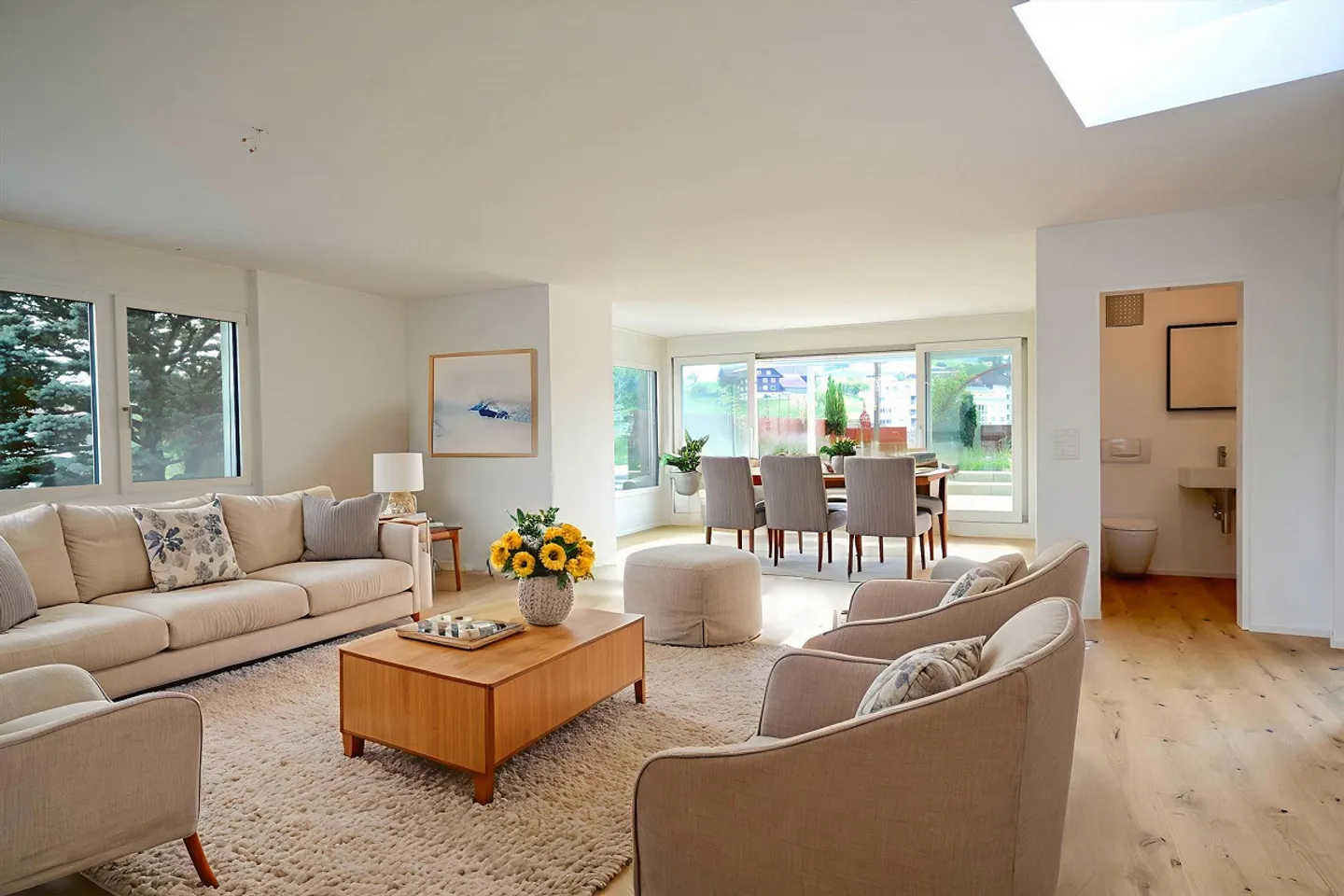 New Penthouse Apartment - Photo 2 of 12