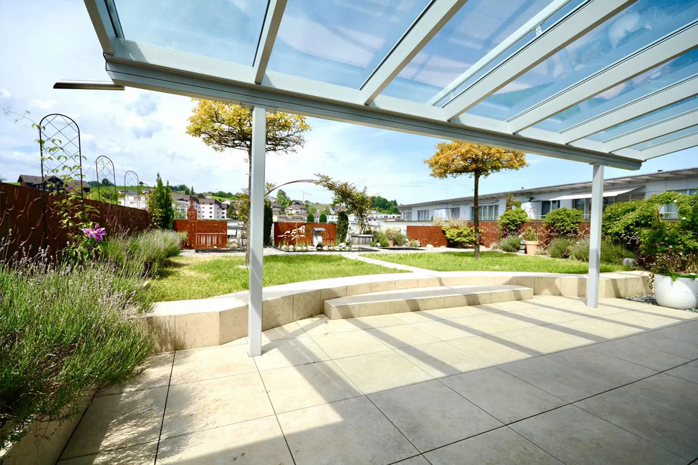 New Penthouse Apartment - Photo 3 of 12