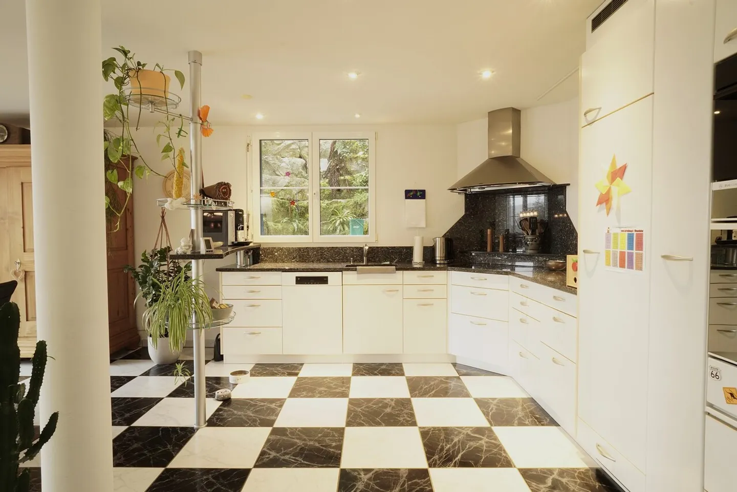 Versatile semi-detached single-family house with studio; plenty of space to live - Photo 5 of 17