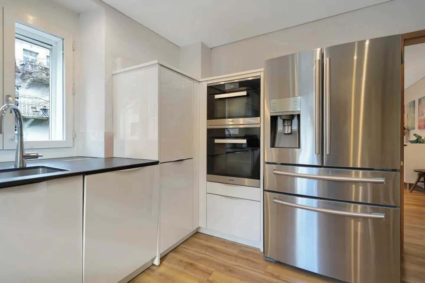 Majestic Property in Prime Location with Large Apartment and Dream Garden - Photo 7 of 16