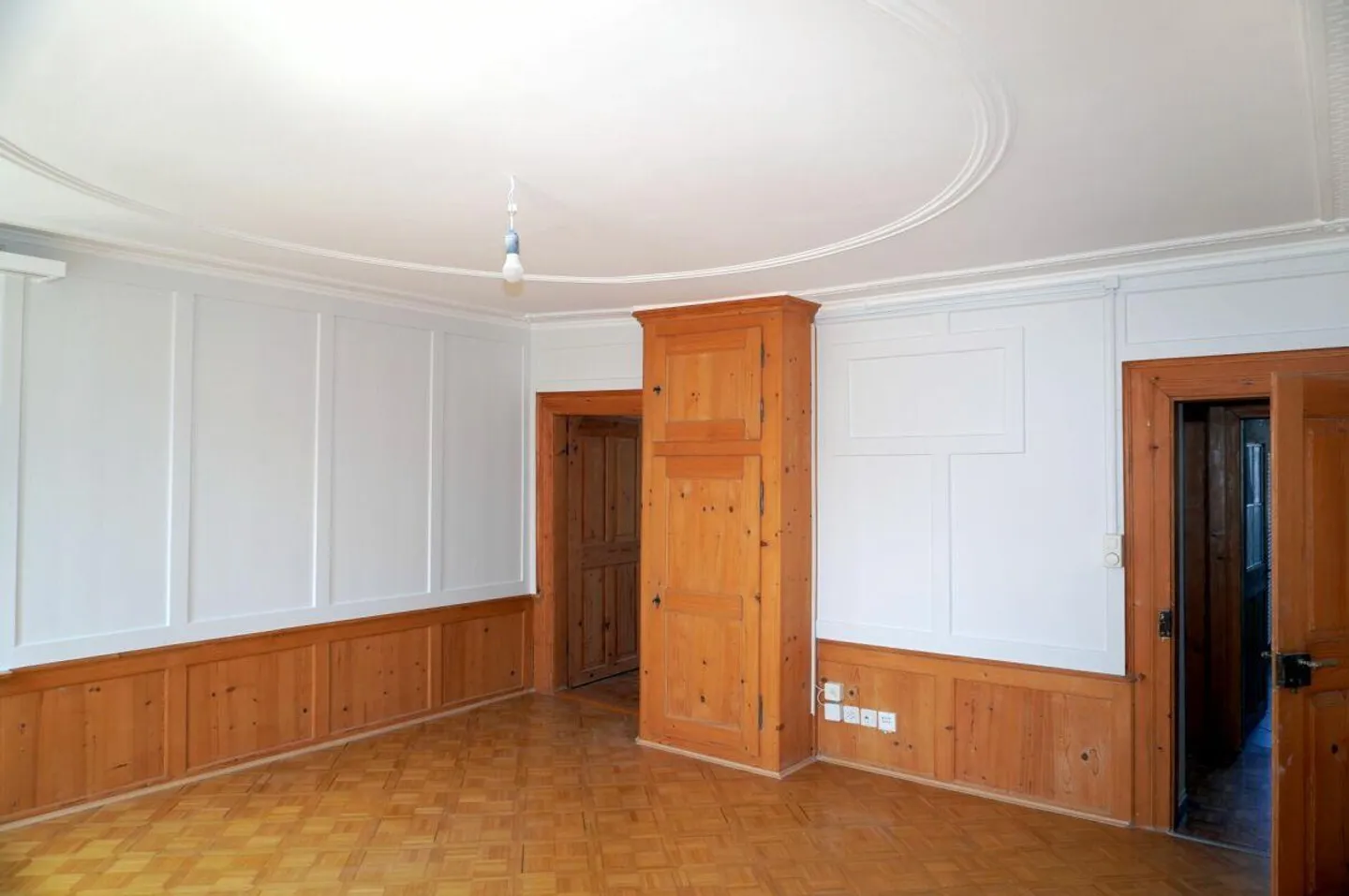 Wohnhaus mit drei Einheiten und Klein-Restaurant - Foto 11 von 18
