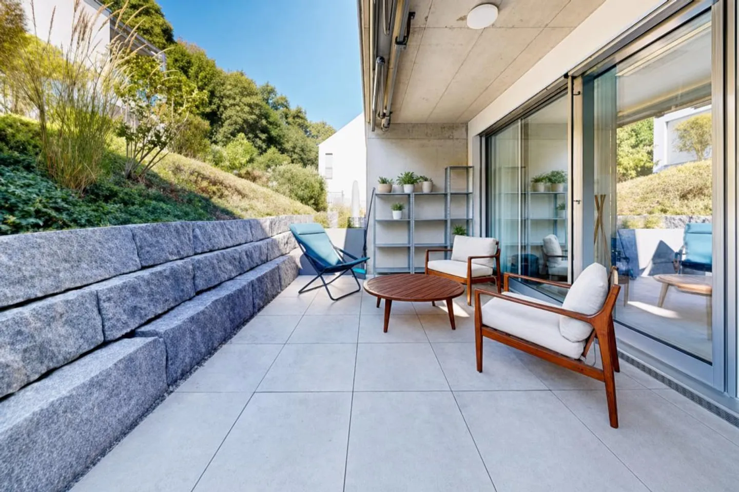 Modern condominium in a prime location with two parking spaces - Photo 16 of 22