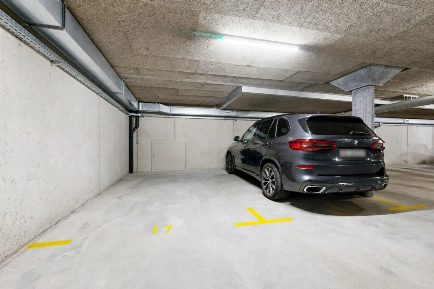 Modern condominium in a prime location with two parking spaces - Photo 17 of 22