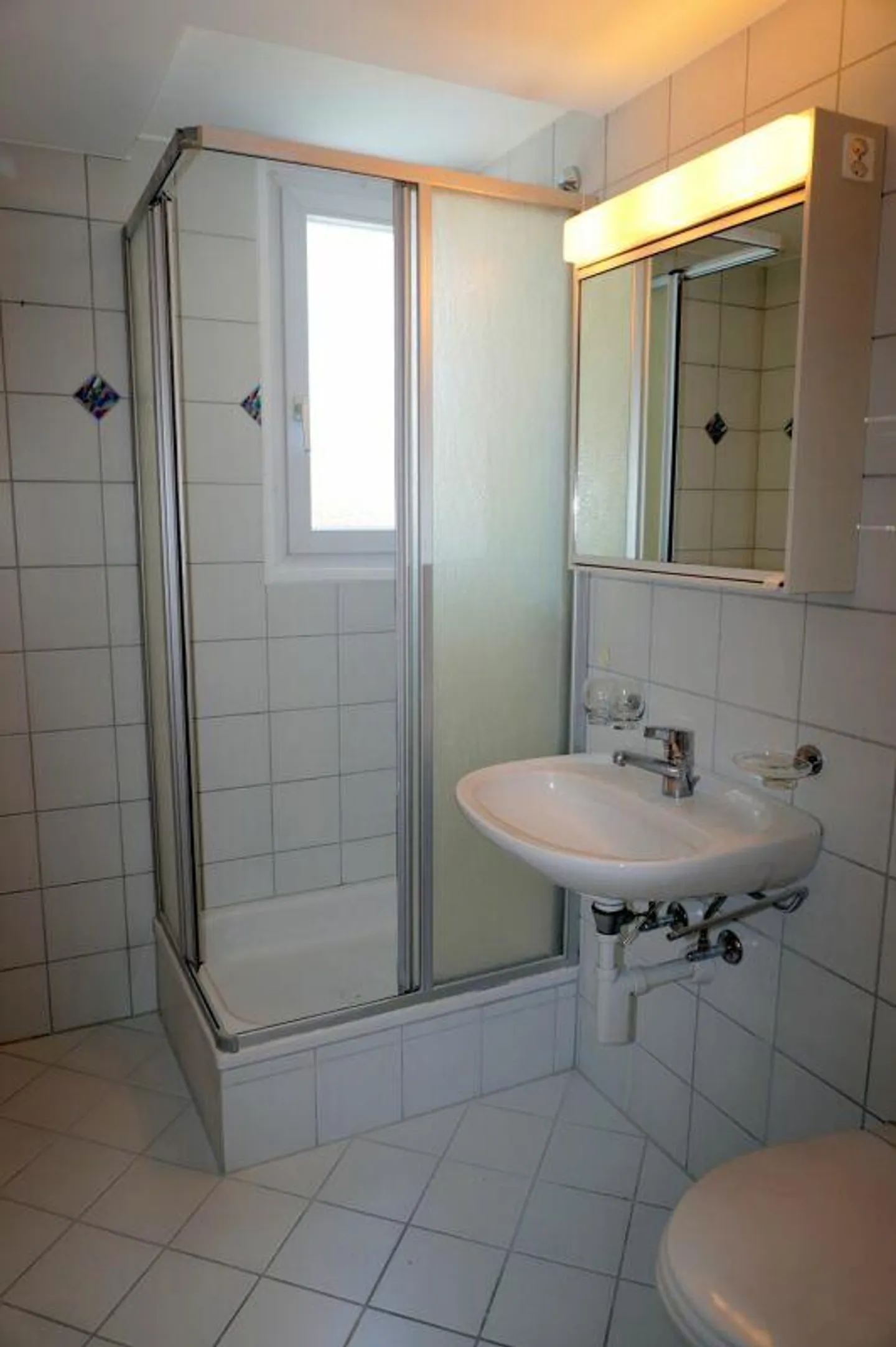 Wohnhaus mit drei Einheiten und Klein-Restaurant - Foto 8 von 18