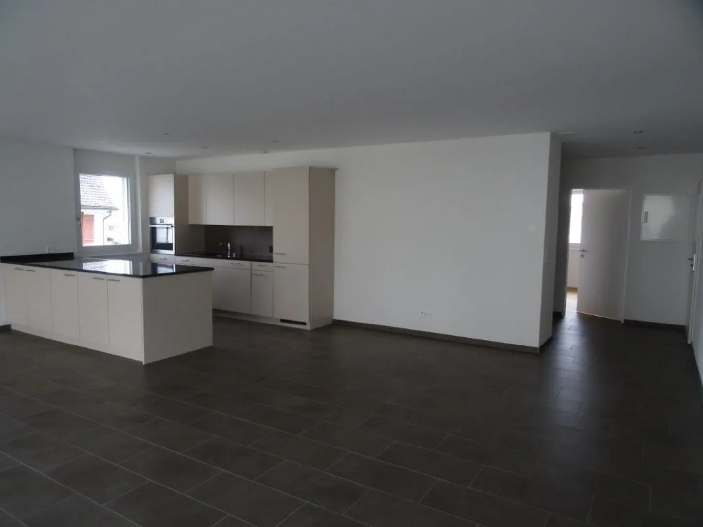 4 1/2 Room Apartment 1st Floor - Photo 4 of 10