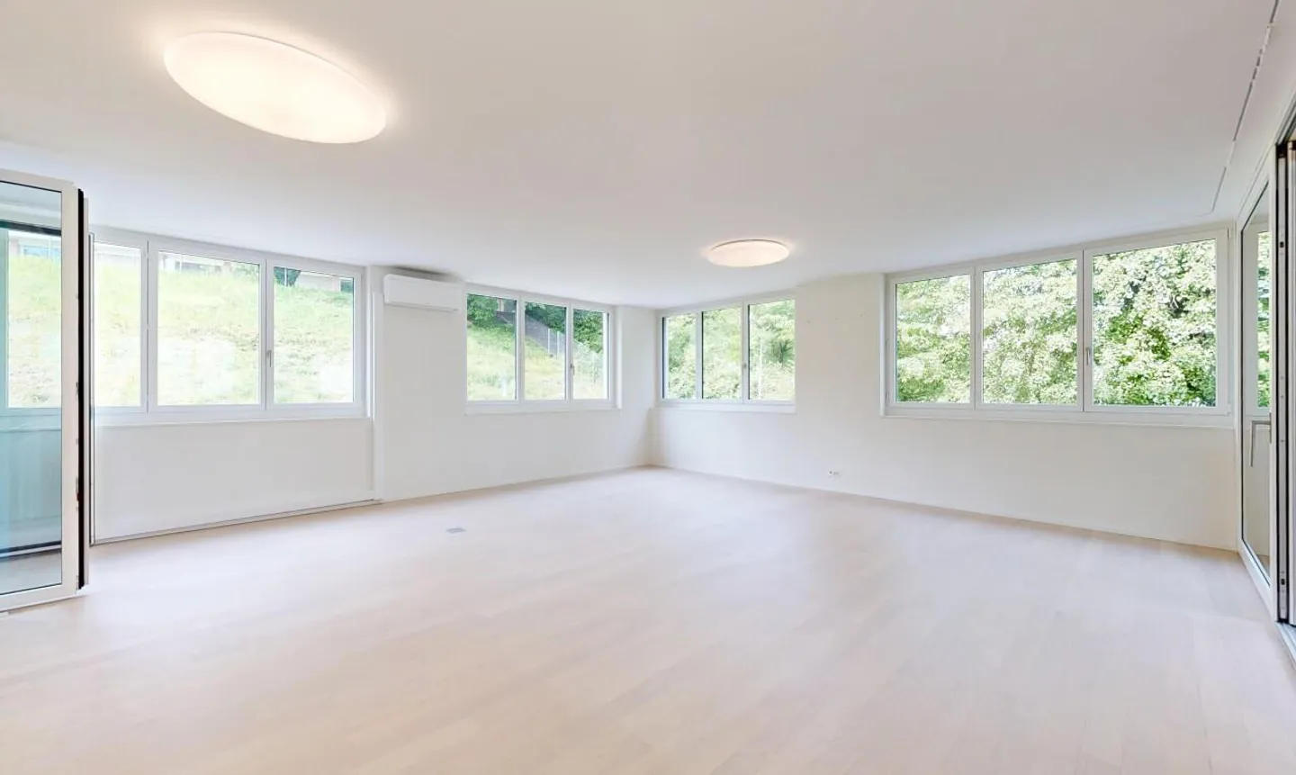 Centrale, elegante, spaziosa – appartamento di 4,5 stanze con due terrazze - Foto 1 di 11