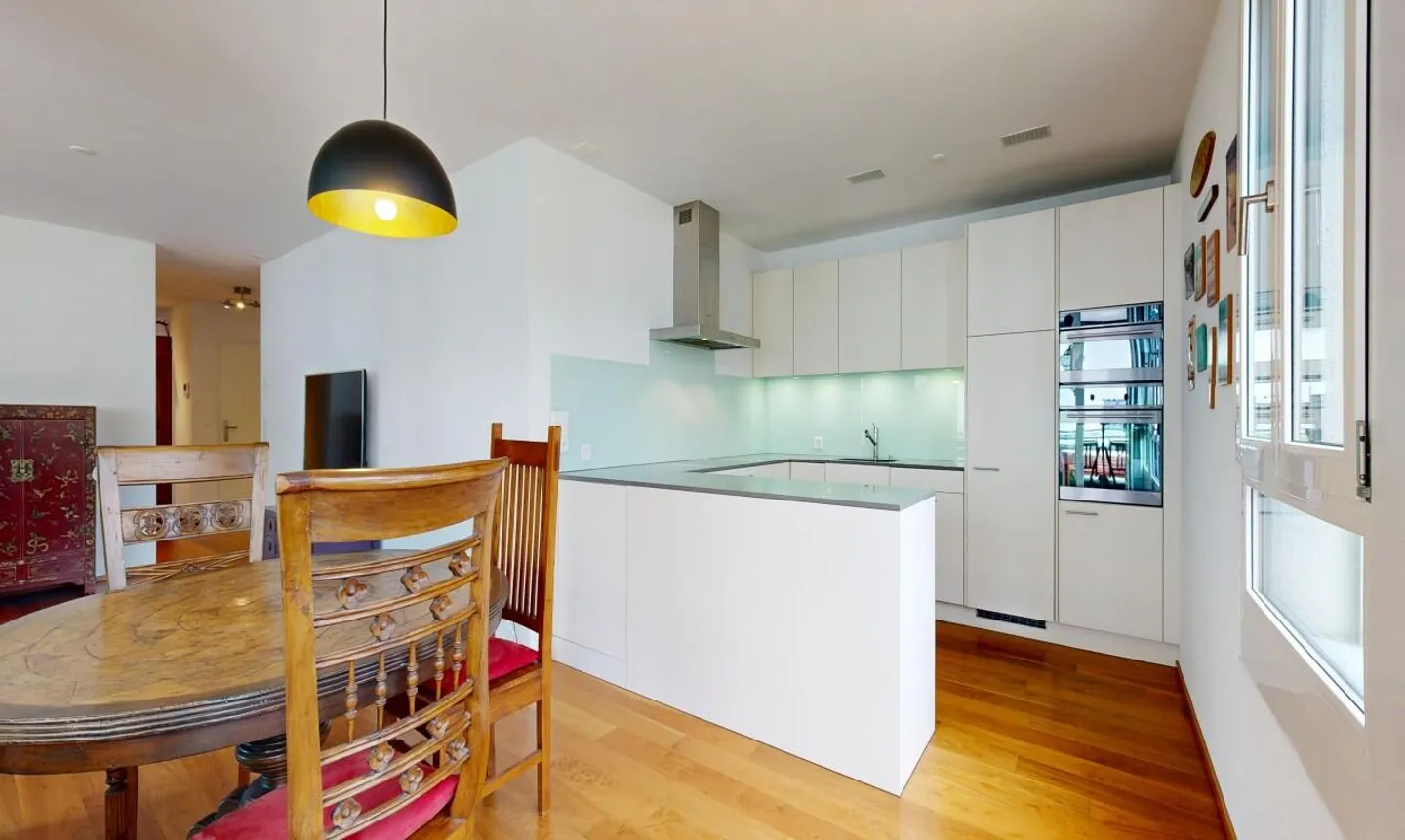 Modern 3.5-room apartment with west balcony and two underground parking spaces - Photo 5 of 11