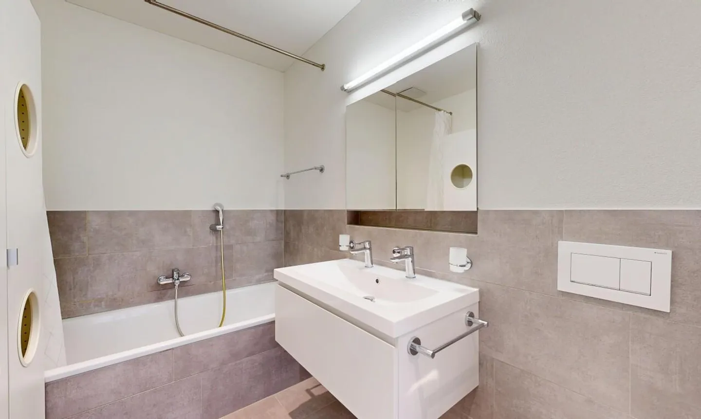 Centrale, elegante, spaziosa – appartamento di 4,5 stanze con due terrazze - Foto 9 di 11