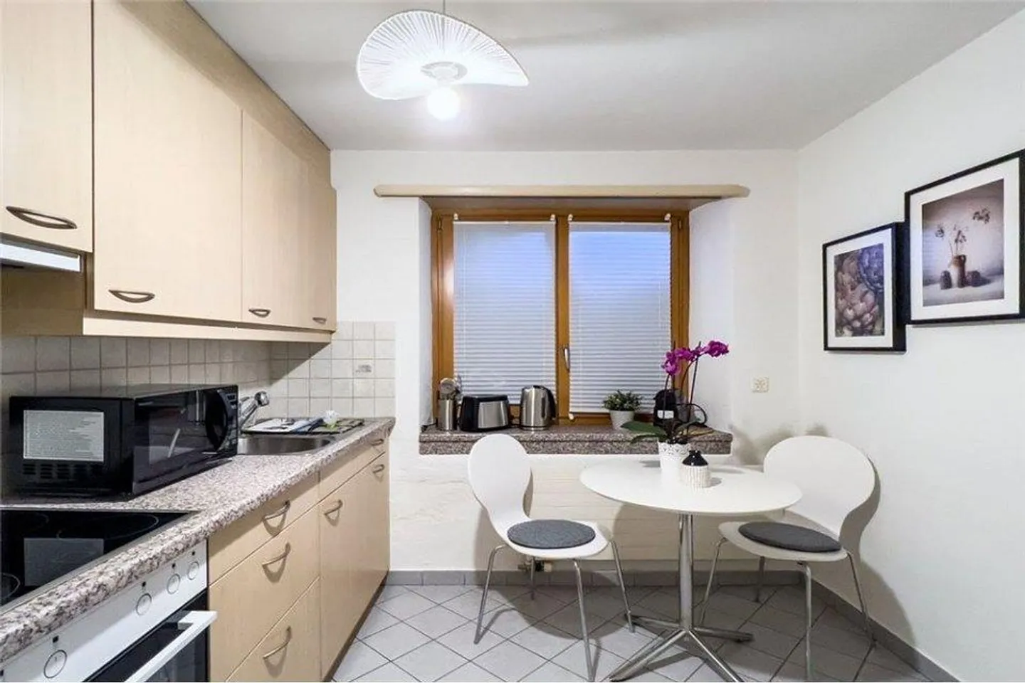 Incantevole appartamento con 3 stanze arredato - situato in posizione ideale! - Foto 7 di 12