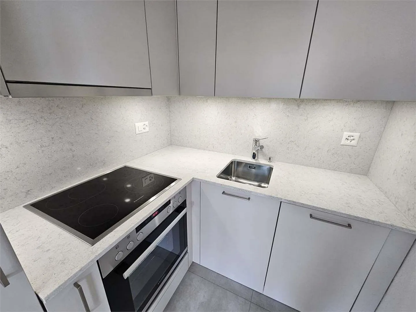 Studio apartment with terrace overlooking the lake - Photo 6 of 13