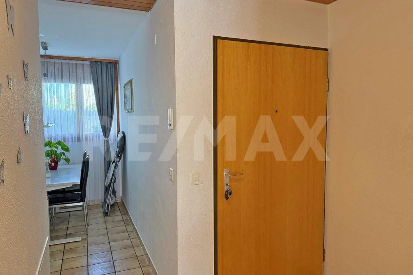 Appartamento giardino 3.5 locali con 1.5 posti auto in garage sotterranea - Foto 7 di 11